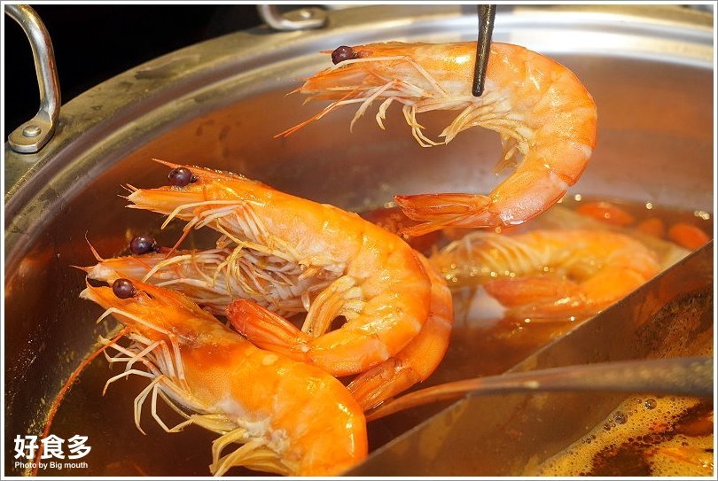 【台北火鍋推薦】好食多涮涮鍋(雙城店).超夢幻花好肉緣雙人套餐,超大肉盤好過癮!超萌牛奶熊、牛奶狗狗免費加湯;壽星獨享玫瑰松阪豬花或玫瑰軟絲,慶生聚餐都適合!