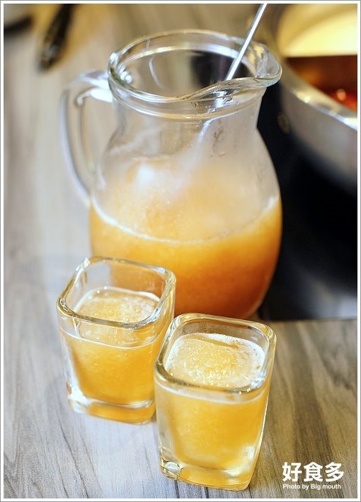 【台北火鍋推薦】好食多涮涮鍋(雙城店).超夢幻花好肉緣雙人套餐,超大肉盤好過癮!超萌牛奶熊、牛奶狗狗免費加湯;壽星獨享玫瑰松阪豬花或玫瑰軟絲,慶生聚餐都適合!