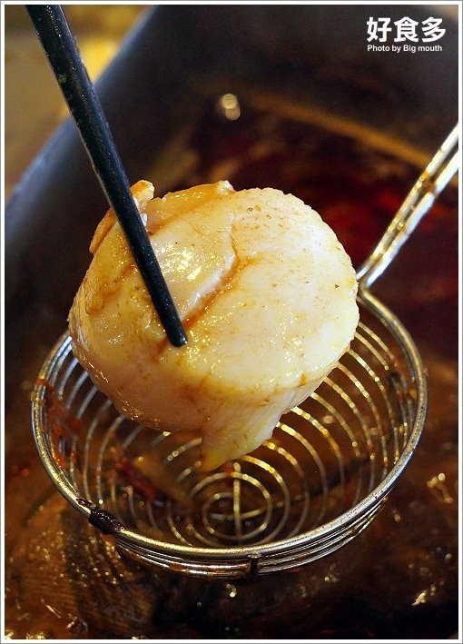 【台北火鍋推薦】好食多涮涮鍋(雙城店).超夢幻花好肉緣雙人套餐,超大肉盤好過癮!超萌牛奶熊、牛奶狗狗免費加湯;壽星獨享玫瑰松阪豬花或玫瑰軟絲,慶生聚餐都適合!