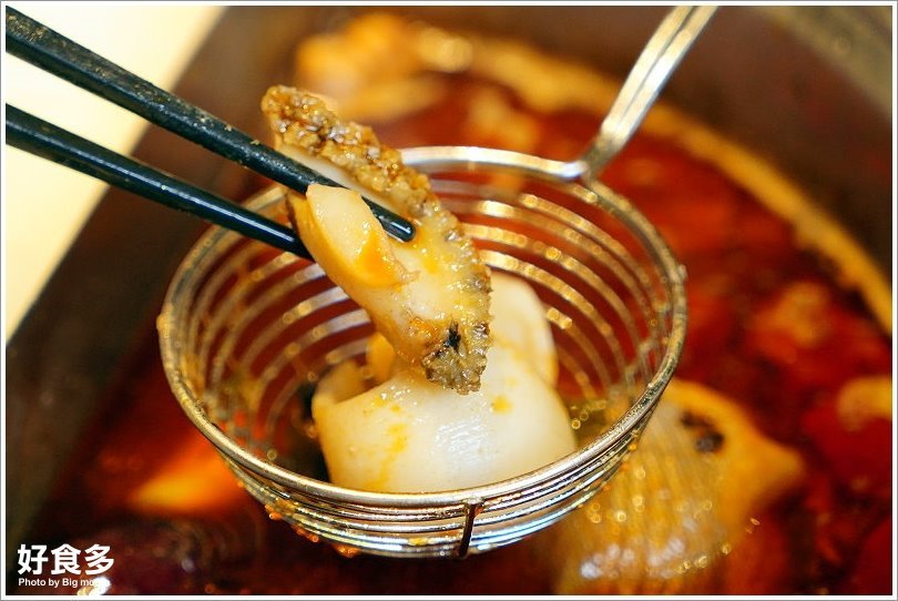 【台北火鍋推薦】好食多涮涮鍋(雙城店).超夢幻花好肉緣雙人套餐,超大肉盤好過癮!超萌牛奶熊、牛奶狗狗免費加湯;壽星獨享玫瑰松阪豬花或玫瑰軟絲,慶生聚餐都適合!