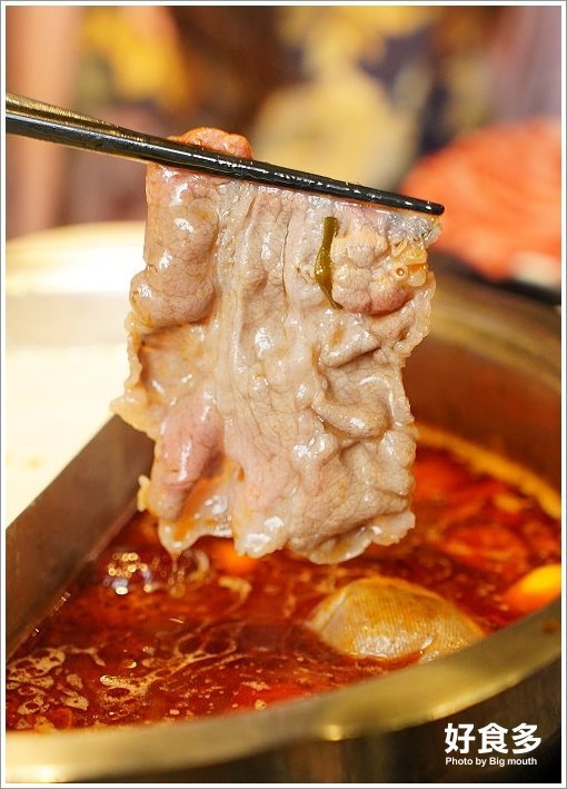 【台北火鍋推薦】好食多涮涮鍋(雙城店).超夢幻花好肉緣雙人套餐,超大肉盤好過癮!超萌牛奶熊、牛奶狗狗免費加湯;壽星獨享玫瑰松阪豬花或玫瑰軟絲,慶生聚餐都適合!