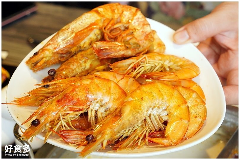 【台北火鍋推薦】好食多涮涮鍋(雙城店).超夢幻花好肉緣雙人套餐,超大肉盤好過癮!超萌牛奶熊、牛奶狗狗免費加湯;壽星獨享玫瑰松阪豬花或玫瑰軟絲,慶生聚餐都適合!