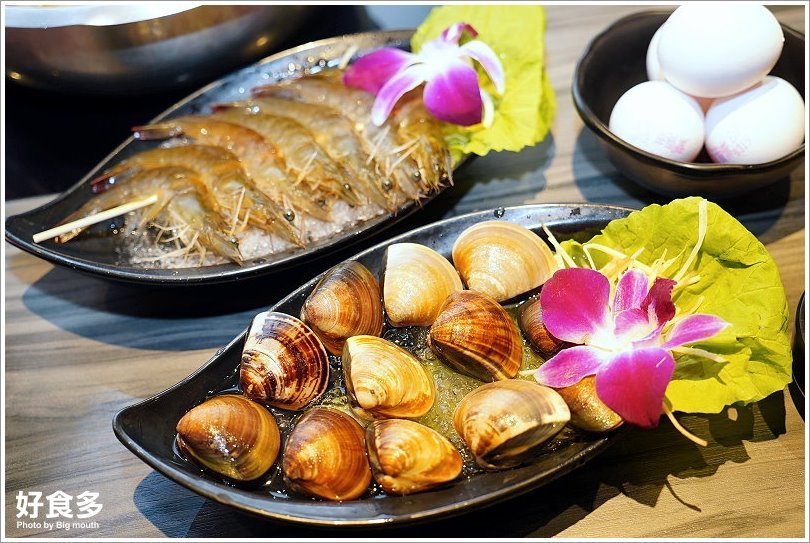 【台北火鍋推薦】好食多涮涮鍋(雙城店).超夢幻花好肉緣雙人套餐,超大肉盤好過癮!超萌牛奶熊、牛奶狗狗免費加湯;壽星獨享玫瑰松阪豬花或玫瑰軟絲,慶生聚餐都適合!