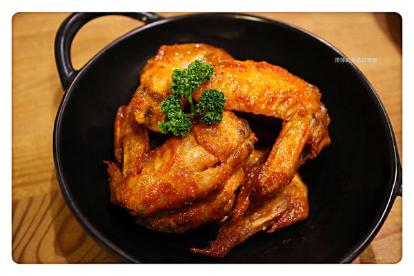 【台北美食】Toast Chat ~ 國父紀念館早午餐/下午茶、咖啡❤️用餐不限時間/環境舒適 - 捷運國父紀念館站