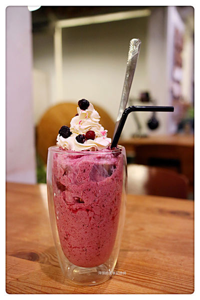 【台北美食】Toast Chat ~ 國父紀念館早午餐/下午茶、咖啡❤️用餐不限時間/環境舒適 - 捷運國父紀念館站