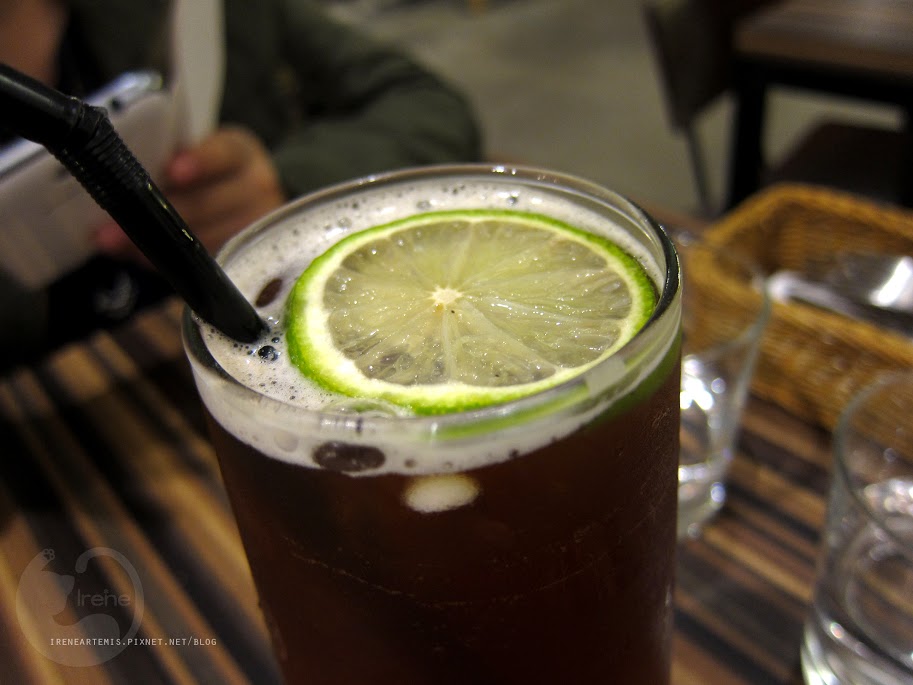 捷運國父紀念館站 | Toast Chat ．全天早午餐供應 / 貓咪餐廳