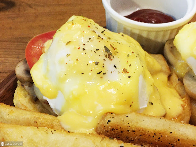 【台北大安】Toast Chat | 捷運國父紀念館站 無限時有插座 和貓咪陪伴的早午餐咖啡店 配菜必點炸雞