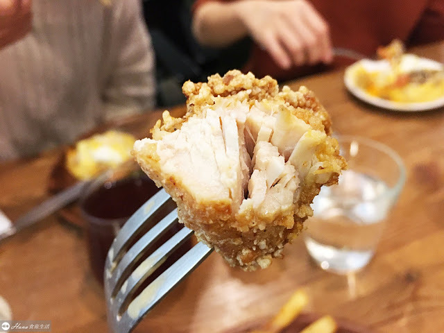 【台北大安】Toast Chat | 捷運國父紀念館站 無限時有插座 和貓咪陪伴的早午餐咖啡店 配菜必點炸雞