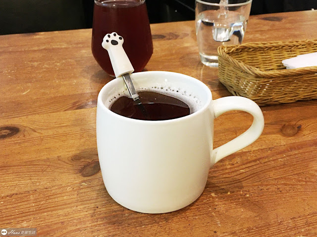 【台北大安】Toast Chat | 捷運國父紀念館站 無限時有插座 和貓咪陪伴的早午餐咖啡店 配菜必點炸雞