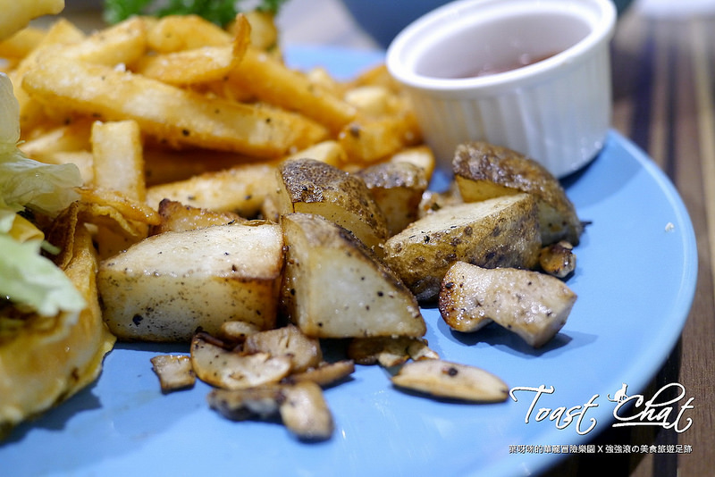 【台北】Toast Chat ~ 身為貓奴們一定會喜歡的超療癒喵星人咖啡餐館 / WIFI / 有插座 / 不限時 / 內附菜單