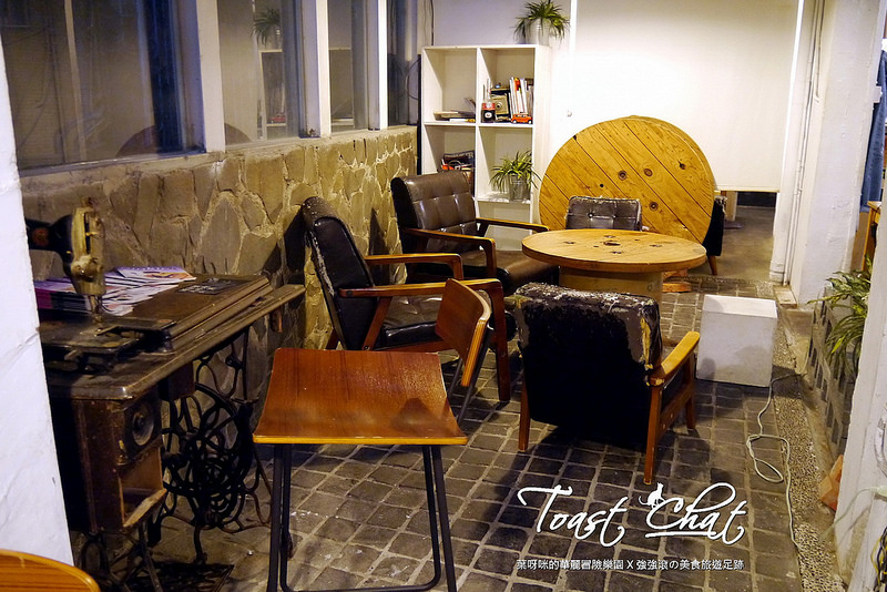 【台北】Toast Chat ~ 身為貓奴們一定會喜歡的超療癒喵星人咖啡餐館 / WIFI / 有插座 / 不限時 / 內附菜單
