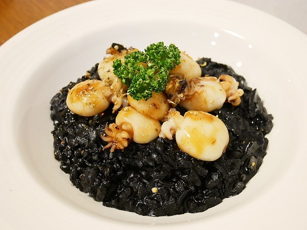 Toast Chat:Toast Chat-台北捷運國父紀念館站貓咪餐廳早午餐 餐點高水準 難怪總是高朋滿座