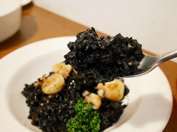 Toast Chat:Toast Chat-台北捷運國父紀念館站貓咪餐廳早午餐 餐點高水準 難怪總是高朋滿座