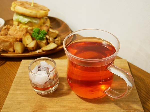 Toast Chat:Toast Chat-台北捷運國父紀念館站貓咪餐廳早午餐 餐點高水準 難怪總是高朋滿座