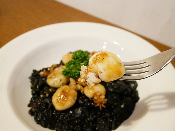 Toast Chat:Toast Chat-台北捷運國父紀念館站貓咪餐廳早午餐 餐點高水準 難怪總是高朋滿座