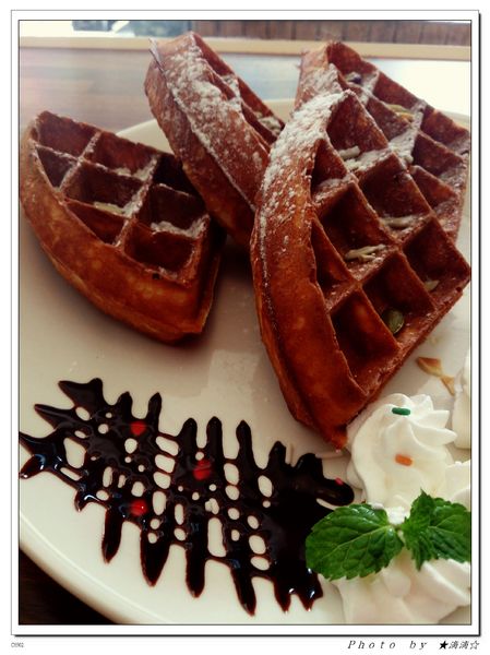 The cafe惹咖啡：【台中．美食】Ｔｈｅ Ｃａｆｅ惹咖啡～治療系立體小熊拉花讓人一整天心情都好好♥