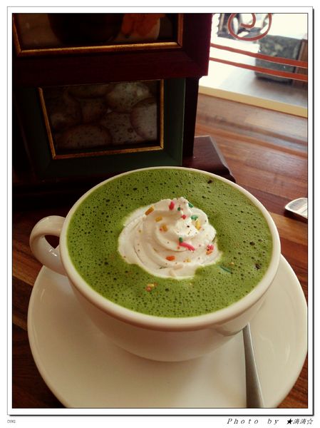 The cafe惹咖啡：【台中．美食】Ｔｈｅ Ｃａｆｅ惹咖啡～治療系立體小熊拉花讓人一整天心情都好好♥