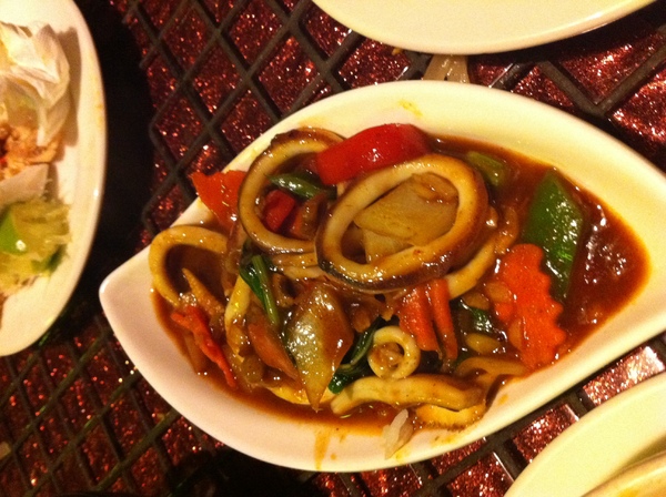 Lacuz 泰式料理吃到飽(大安店)：朋友聚會OK的地方~~~