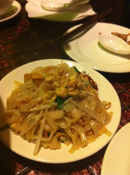 Lacuz 泰式料理吃到飽(大安店)：朋友聚會OK的地方~~~