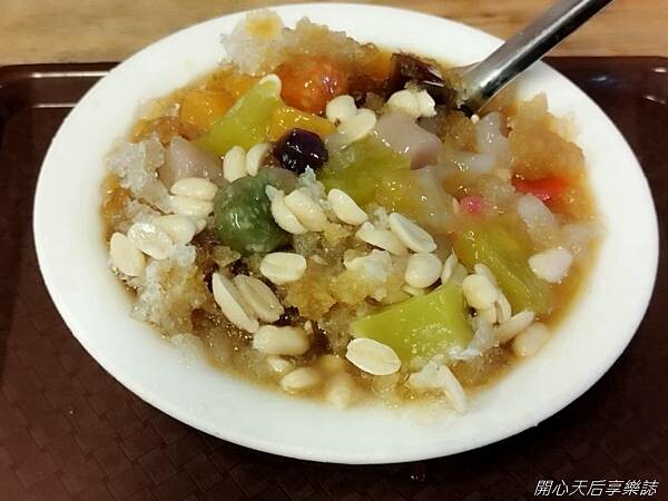 石牌冰店|水龜伯古早味|黑糖刨冰、鮮奶嫩豆花、古早味剉冰、黑糖燒麻糬,冰品選擇多,高cp值冰店,台北平