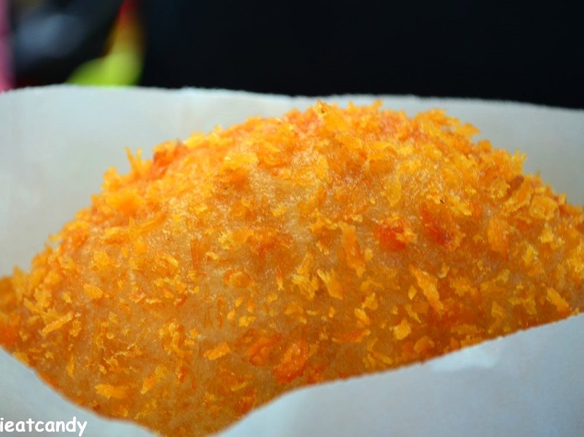 花蓮美食_源寶屋咖哩麵包│來花蓮必吃小吃，剛出爐的，一吃就愛上那口感~ - 愛伊特candy的分享樂園