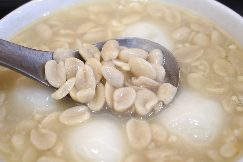 花生湯芝麻湯圓 花生湯芝麻湯圓