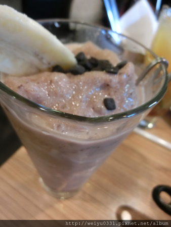 台北車站美食Brunch、館前路早午餐輕食－巷弄人氣美食《鯊魚咬吐司》