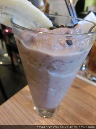 台北車站美食Brunch、館前路早午餐輕食－巷弄人氣美食《鯊魚咬吐司》