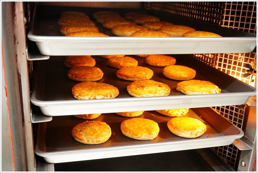 【台中第二市場】必吃美食筆記、伴手禮推薦!皇樓現烤漢餅、王記菜頭粿糯米腸、老賴紅茶、三代福州意麵、顏記肉包、楊媽媽立食、嵐肉燥專賣店、山河魯肉飯、李海魯肉飯、承記米苔目、魯肉邱、蜜藏地瓜、丁山肉丸、茂