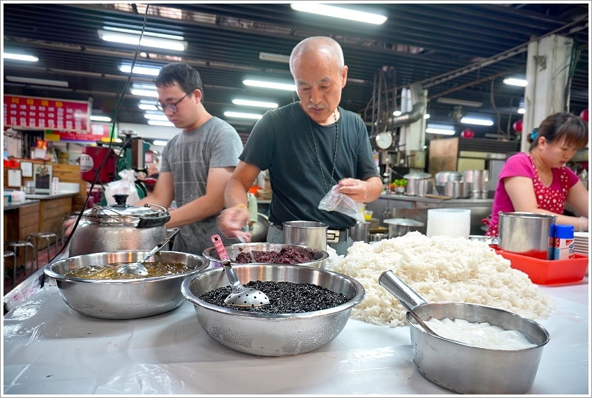 【台中第二市場】必吃美食筆記、伴手禮推薦!皇樓現烤漢餅、王記菜頭粿糯米腸、老賴紅茶、三代福州意麵、顏記肉包、楊媽媽立食、嵐肉燥專賣店、山河魯肉飯、李海魯肉飯、承記米苔目、魯肉邱、蜜藏地瓜、丁山肉丸、茂