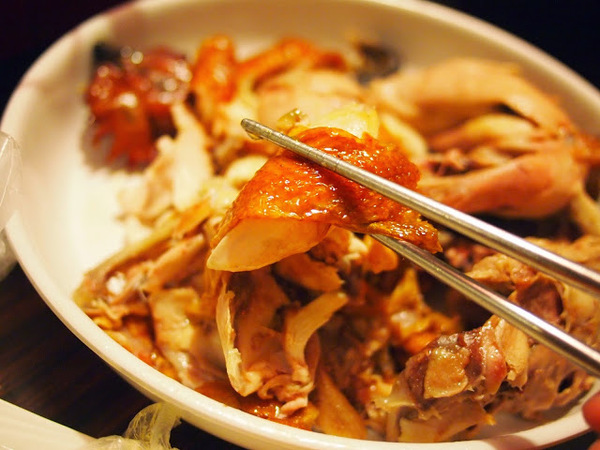 好雞婆土雞城：【食記】【景點】南投好雞婆土雞城&聚彩園休閒山莊@仁愛清境農場 : 與鳳凰共眠~清境山城兩天一夜小旅行! 擺夷料理好吃耶^^