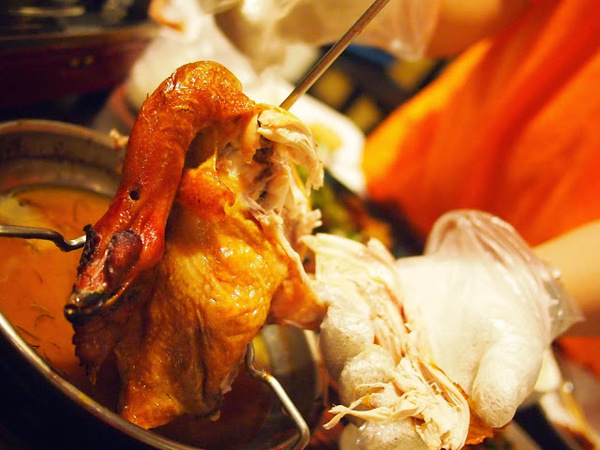 好雞婆土雞城：【食記】【景點】南投好雞婆土雞城&聚彩園休閒山莊@仁愛清境農場 : 與鳳凰共眠~清境山城兩天一夜小旅行! 擺夷料理好吃耶^^