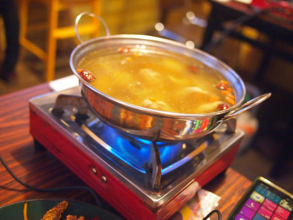 好雞婆土雞城：【食記】【景點】南投好雞婆土雞城&聚彩園休閒山莊@仁愛清境農場 : 與鳳凰共眠~清境山城兩天一夜小旅行! 擺夷料理好吃耶^^