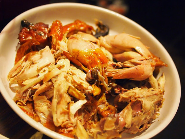 好雞婆土雞城：【食記】【景點】南投好雞婆土雞城&聚彩園休閒山莊@仁愛清境農場 : 與鳳凰共眠~清境山城兩天一夜小旅行! 擺夷料理好吃耶^^