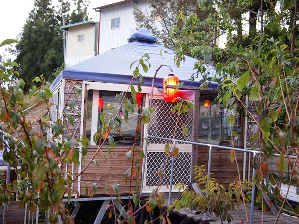 好雞婆土雞城：【食記】【景點】南投好雞婆土雞城&聚彩園休閒山莊@仁愛清境農場 : 與鳳凰共眠~清境山城兩天一夜小旅行! 擺夷料理好吃耶^^