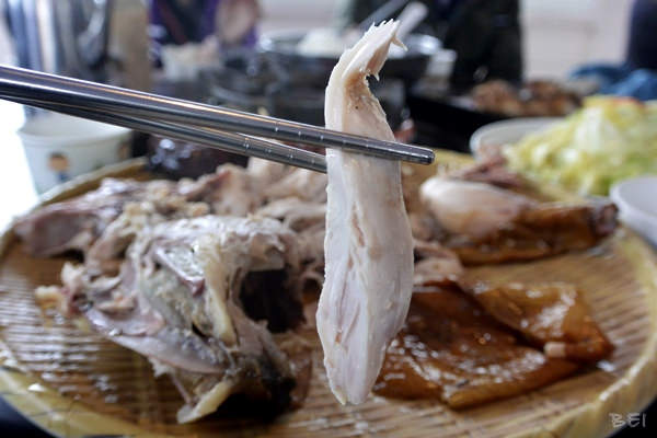 【南投清境美食】博望新村的好雞婆土雞城∞包廂叫雞別想歪