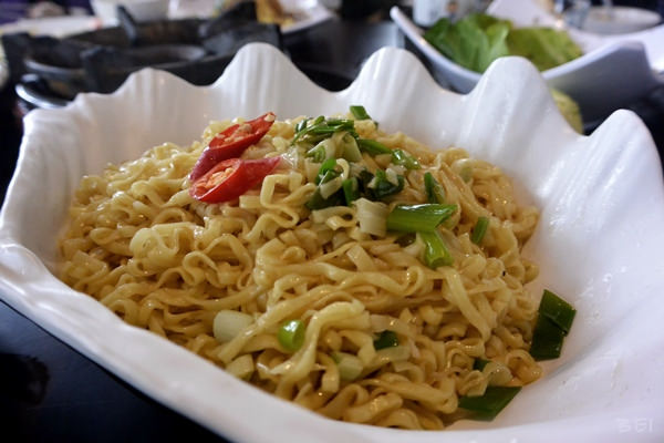 【南投清境美食】博望新村的好雞婆土雞城∞包廂叫雞別想歪