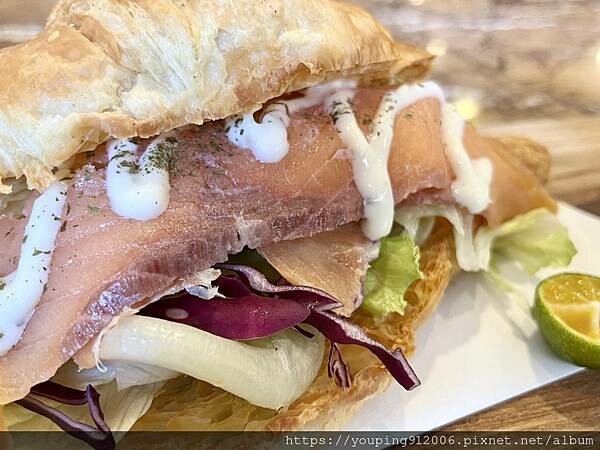 台北大安區|路燈咖啡 Light Café,師大夜市旁鬧中取靜的店,要正餐要下午茶或是喝個飲品通通都有(附菜單)