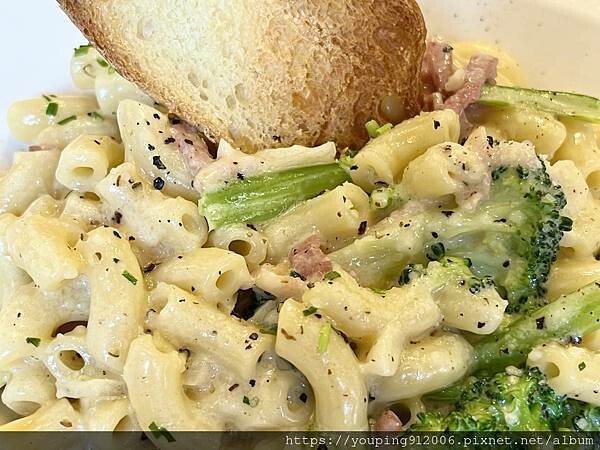 台北大安區|路燈咖啡 Light Café,師大夜市旁鬧中取靜的店,要正餐要下午茶或是喝個飲品通通都有(附菜單)