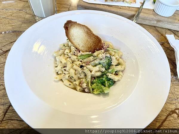 台北大安區|路燈咖啡 Light Café,師大夜市旁鬧中取靜的店,要正餐要下午茶或是喝個飲品通通都有(附菜單)