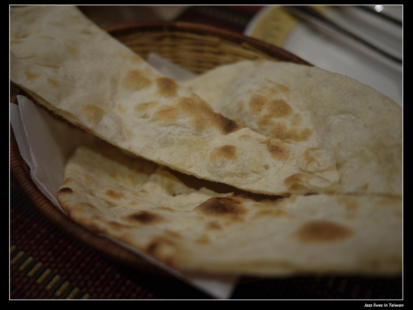 [印渡風情]烤餅沾印度咖哩醬超對味的啦!!! 來到了印度人的美食世界!!!