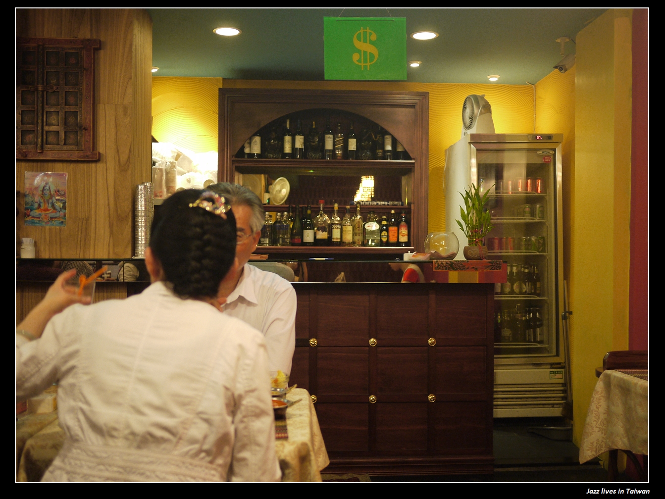 [印渡風情]烤餅沾印度咖哩醬超對味的啦!!! 來到了印度人的美食世界!!!