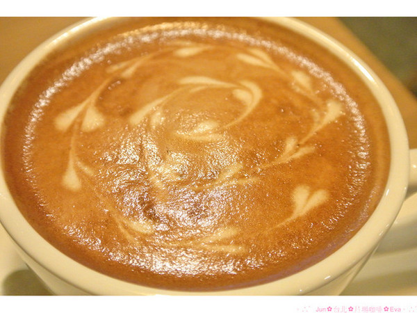 片場咖啡 Film Studio Cafe：【食記】oO。。台北　片場咖啡　來就送超可愛的小小兵餅乾(minion)，讓可愛的它陪妳（你）一起吃飯o○。