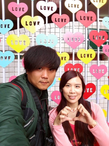 南鯤鯓代天府：【台南景點】南鯤鯓代天府~月老的帶領下變成拉芙拉芙/玫瑰花和紅色愛心拱門/紅粉雙心愛心椅/彩色LOVE牆/飛天馬車/設置很多甜蜜蜜的拍照場景唷