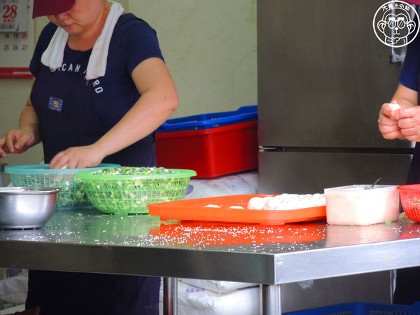 龍門碳烤胡椒餅:呷飽祙【新北三重・龍門胡椒餅】三重在地排隊小點心 龍門碳烤胡椒餅:呷飽祙【新北三重・龍門胡椒餅】三重在地排隊小點心