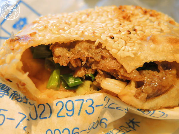 龍門碳烤胡椒餅:呷飽祙【新北三重・龍門胡椒餅】三重在地排隊小點心 龍門碳烤胡椒餅:呷飽祙【新北三重・龍門胡椒餅】三重在地排隊小點心