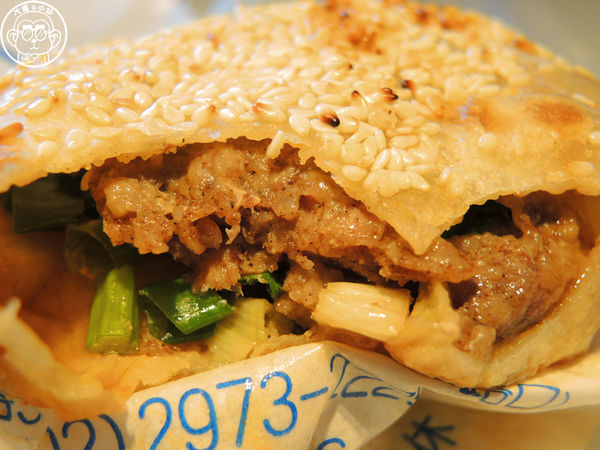 龍門碳烤胡椒餅:呷飽祙【新北三重・龍門胡椒餅】三重在地排隊小點心 龍門碳烤胡椒餅:呷飽祙【新北三重・龍門胡椒餅】三重在地排隊小點心