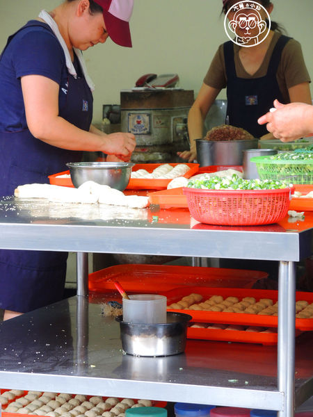 龍門碳烤胡椒餅:呷飽祙【新北三重・龍門胡椒餅】三重在地排隊小點心 龍門碳烤胡椒餅:呷飽祙【新北三重・龍門胡椒餅】三重在地排隊小點心