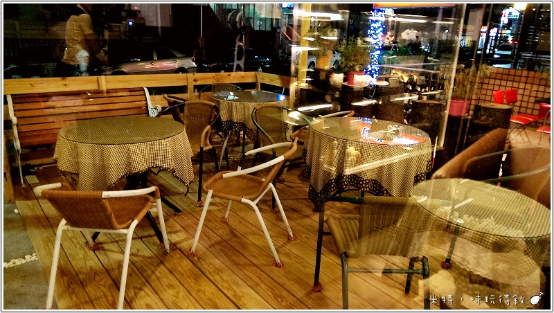 米特,味玩待敘部落格 © MEAT76|2013-07-20*新開幕*【東湖‧義大利麵下午茶】台北內湖|捷運葫洲站|K&K義麵坊|簡單小巧實在,就像回到家 (免費wifi)004.jpg 米特,味玩待敘部落格 © MEAT76|2013-07-20*新開幕*【東湖‧義大利麵下午茶】台北內湖|捷運葫洲站|K&K義麵坊|簡單小巧實在,就像回到家 (免費wifi)004.jpg