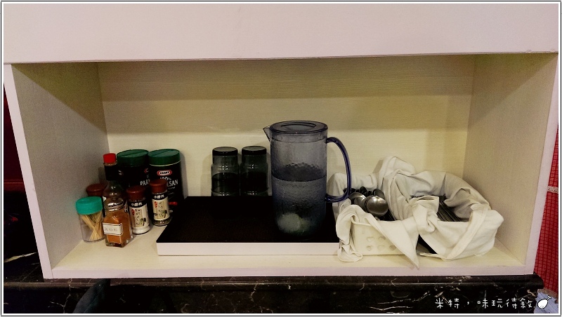 米特,味玩待敘部落格 © MEAT76|2013-07-20*新開幕*【東湖‧義大利麵下午茶】台北內湖|捷運葫洲站|K&K義麵坊|簡單小巧實在,就像回到家 (免費wifi)007.jpg 米特,味玩待敘部落格 © MEAT76|2013-07-20*新開幕*【東湖‧義大利麵下午茶】台北內湖|捷運葫洲站|K&K義麵坊|簡單小巧實在,就像回到家 (免費wifi)007.jpg